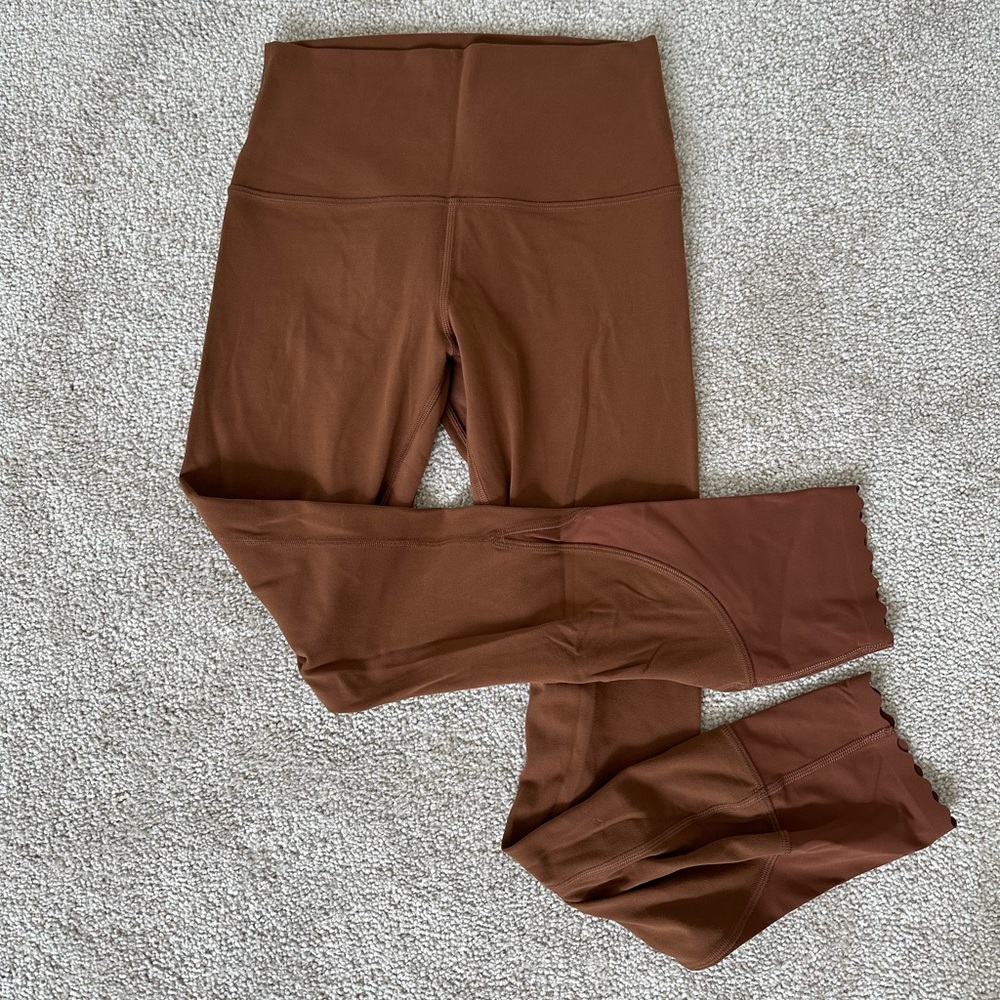 Align Scalloped Hem High-Rise Pant 25"